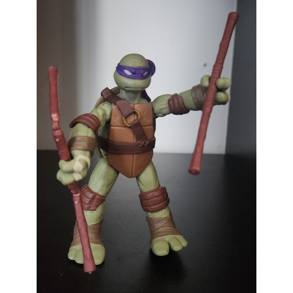 Teenage Mutant Ninja Turtles TMNT 2012 Donatello 4" Action Figure With Sticks